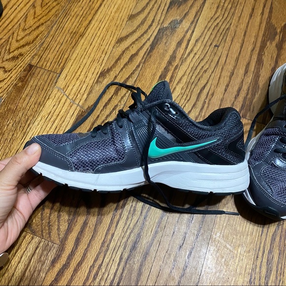 NIKE running sneakers size 8 - Picture 4 of 12